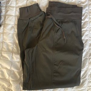 LULULEMON JOGGERS